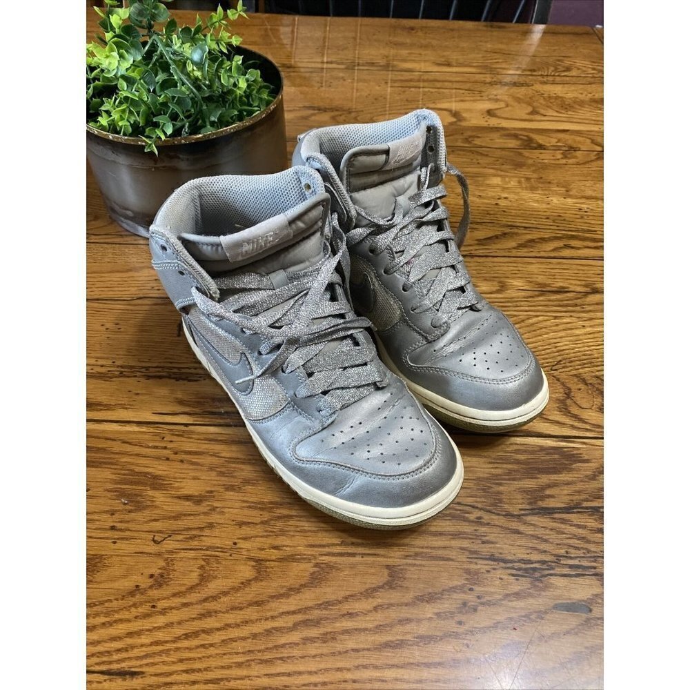 Womens Nike Dunk High SB Metallic Silver White Sparkle Glitter Size 7 325203-001